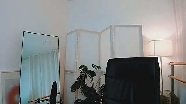 Lina Glow online show from January 2026 06:50:01 AM