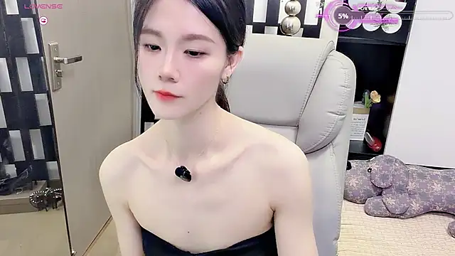 Snapshot of Yueyue-MM chatting on June 2026 12:44:01 PM Yueyue-MM online show from June 2026 12:44:01 PM