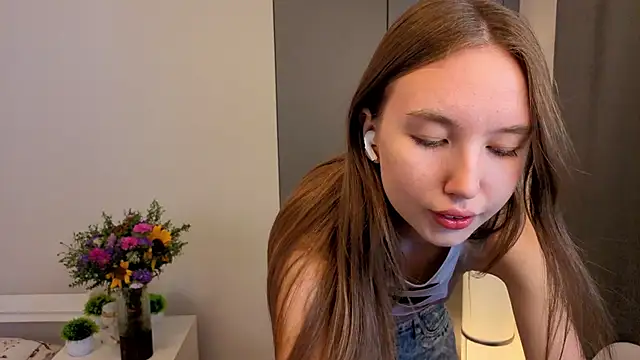 ElfredaTupy online show from September 2025 06:12:02 AM