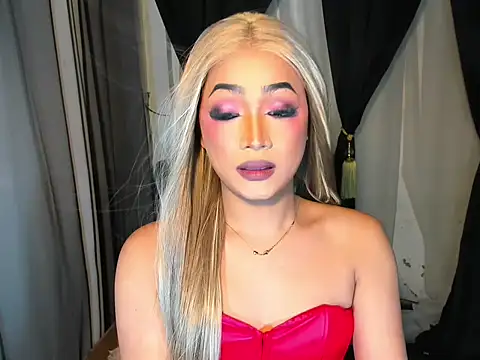 Snapshot of WenceSmith chatting on October 2025 11:42:01 AM WenceSmith online show from October 2025 11:42:01 AM