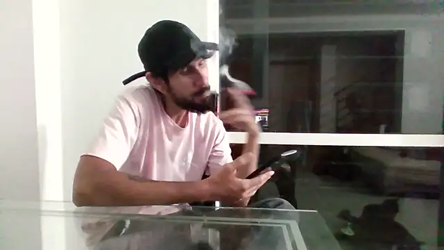 Alejandro92 cali online show from February 2026 03:28:02 AM