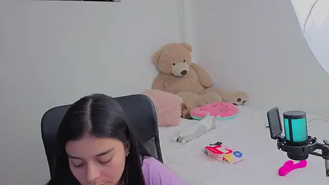 valerihouse online show from April 2026 01:06:02 AM