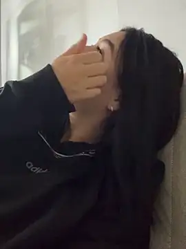 Scarlett 12 online show from September 2025 11:43:01 AM