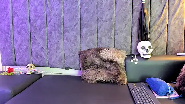 Snapshot of Rowan_Mills chatting on September 2025 08:21:02 PM Rowan Mills online show from September 2025 08:21:02 PM