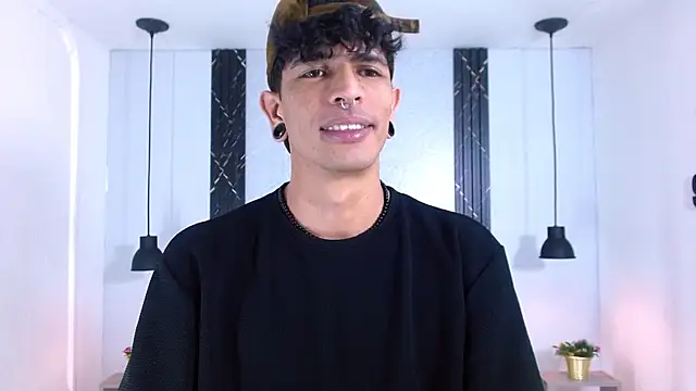 Franvill Trato online show from October 2025 07:40:01 PM