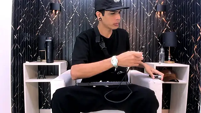 Franvill Trato online show from November 2025 05:30:01 PM