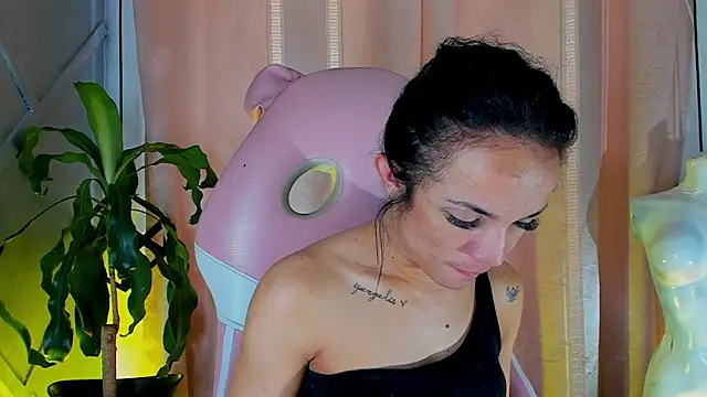 Snapshot of Cristal_Gem1 chatting on June 2026 02:03:02 PM Cristal Gem1 online show from June 2026 02:03:02 PM
