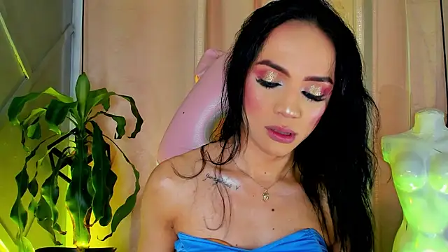 Snapshot of Cristal_Gem1 chatting on June 2026 07:59:02 PM Cristal Gem1 online show from June 2026 07:59:02 PM