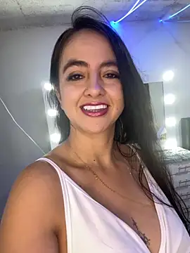 salo-rousee online show from November 2025 04:50:01 PM