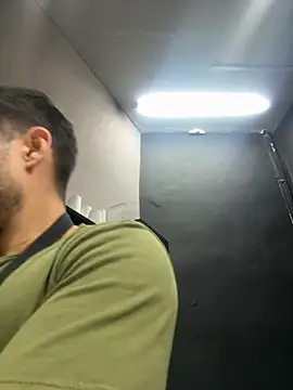 Snapshot of Darg98 chatting on September 2025 05:45:02 AM Darg98 online show from September 2025 05:45:02 AM