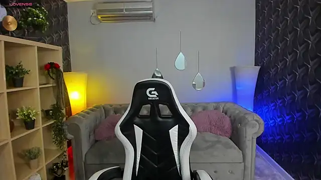 xPuka online show from January 2026 05:37:01 PM