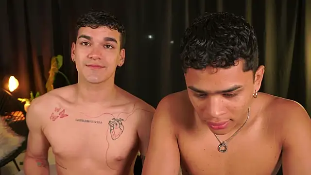 Snapshot of EROS_AND_ALAN chatting on February 2026 04:31:01 AM EROS AND ALAN online show from February 2026 04:31:01 AM