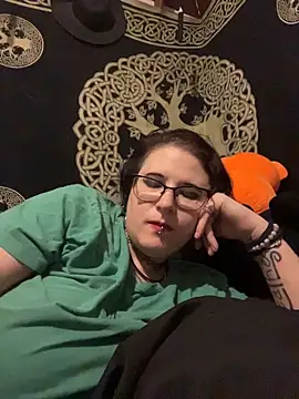 Snapshot of Harleesinn chatting on November 2025 05:28:02 AM Harleesinn online show from November 2025 05:28:02 AM