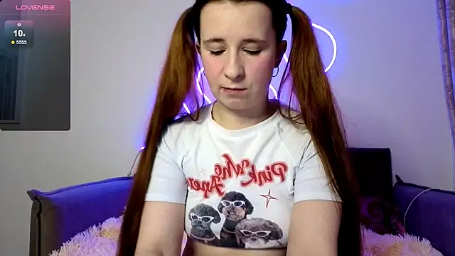 Snapshot of _Linett_ chatting on November 2025 08:21:02 PM Linett online show from November 2025 08:21:02 PM