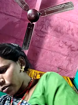 Snapshot of Pooja750 chatting on October 2025 05:19:01 AM Pooja750 online show from October 2025 05:19:01 AM