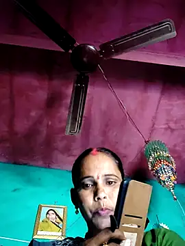 Pooja750 online show from November 2025 06:46:02 AM