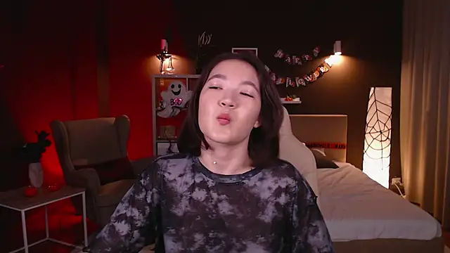 Halle Berrry online show from October 2025 02:05:01 PM