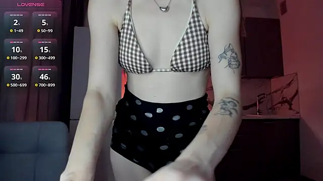 Snapshot of Miriamleroy_ chatting on October 2025 10:52:02 PM Miriamleroy online show from October 2025 10:52:02 PM