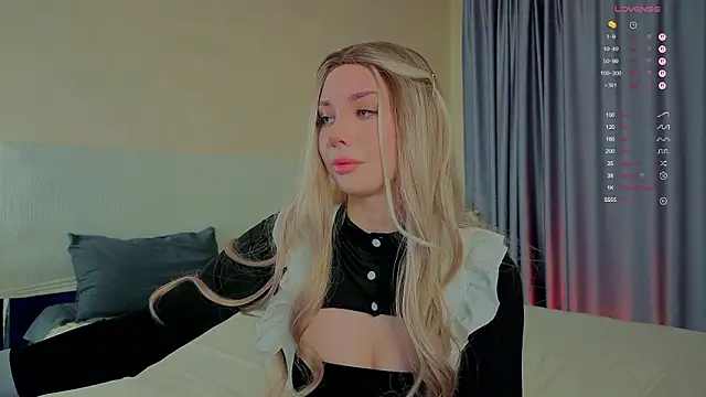 Snapshot of _sophielov chatting on March 2026 04:24:01 PM sophielov online show from March 2026 04:24:01 PM