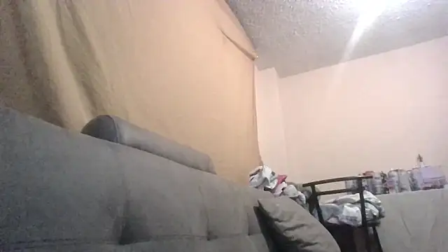 Isisflame online show from November 2025 01:17:01 AM