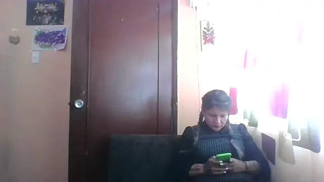 Isisflame online show from December 2025 07:53:02 PM