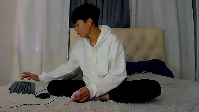 SemerHott online show from September 2025 01:46:01 PM