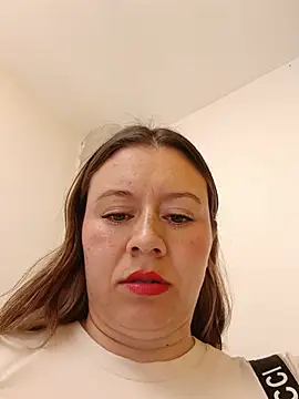 Snapshot of Hannah-colx chatting on June 2026 05:01:02 PM Hannah-colx online show from June 2026 05:01:02 PM