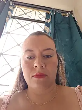Snapshot of Hannah-colx chatting on June 2026 04:00:01 PM Hannah-colx online show from June 2026 04:00:01 PM