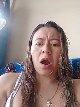 Snapshot of Hannah-colx chatting on July 2026 04:11:01 PM Hannah-colx online show from July 2026 04:11:01 PM