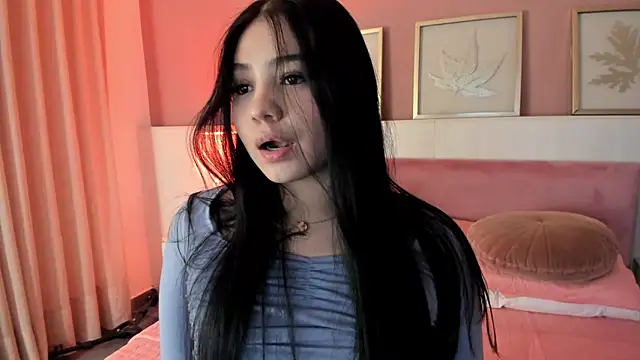 Snapshot of Sara_Hills_ chatting on September 2025 01:13:01 PM Sara Hills  online show from September 2025 01:13:01 PM