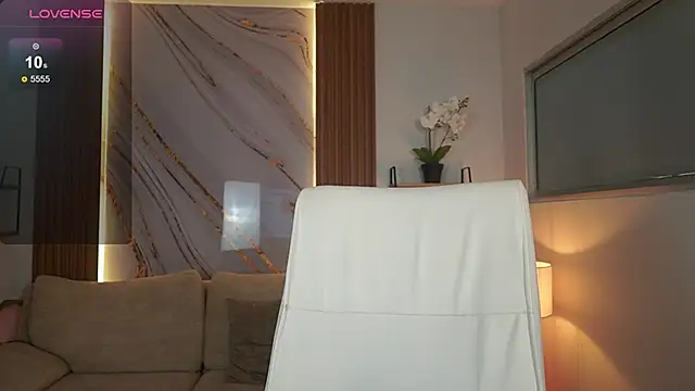 GiaNovak online show from December 2025 07:10:01 PM