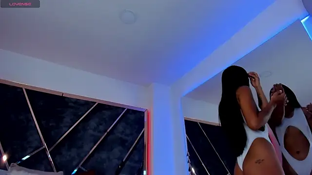 Snapshot of SusanaHenao chatting on November 2025 05:58:02 PM SusanaHenao online show from November 2025 05:58:02 PM