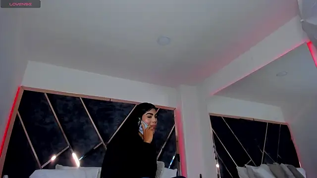 Snapshot of SusanaHenao chatting on December 2025 05:08:02 PM SusanaHenao online show from December 2025 05:08:02 PM