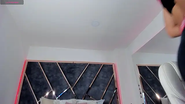 SusanaHenao online show from March 2026 03:48:01 PM