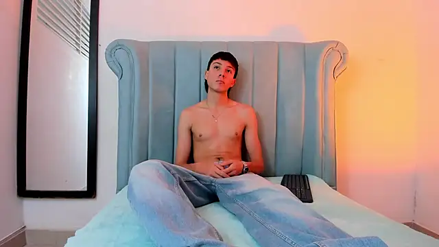 LittleDanny  online show from March 2026 03:40:01 PM