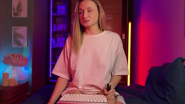 Snapshot of LovaMay chatting on February 2026 10:58:02 AM LovaMay online show from February 2026 10:58:02 AM