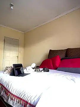 Snapshot of Slowbur chatting on January 2026 03:58:02 PM Slowbur online show from January 2026 03:58:02 PM