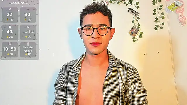 Snapshot of cute_sammy_1 chatting on October 2025 09:43:02 PM cute sammy 1 online show from October 2025 09:43:02 PM