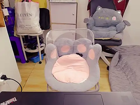 Snapshot of Phuong_Myy chatting on November 2025 03:56:02 PM Phuong Myy online show from November 2025 03:56:02 PM