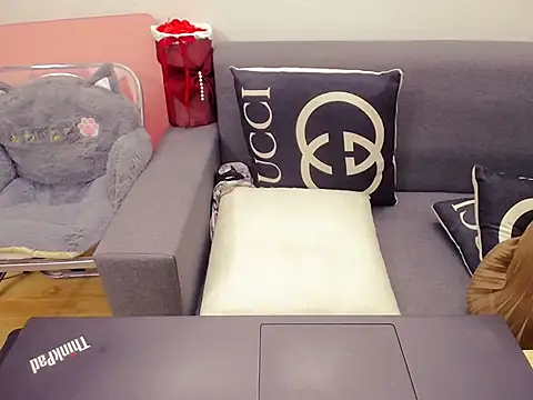 Snapshot of Phuong_Myy chatting on November 2025 02:57:02 AM Phuong Myy online show from November 2025 02:57:02 AM