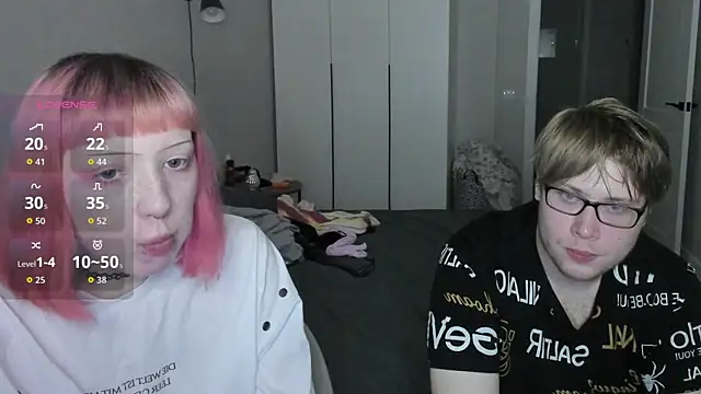 Couple Molly online show from October 2025 06:30:02 PM