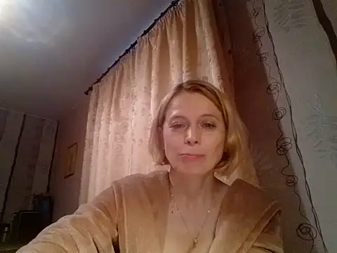 Snapshot of LiluXRose chatting on October 2025 01:56:02 PM LiluXRose online show from October 2025 01:56:02 PM