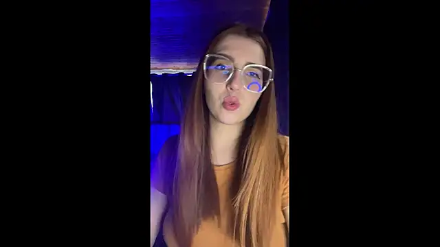 CoraVibes online show from October 2025 12:04:02 PM