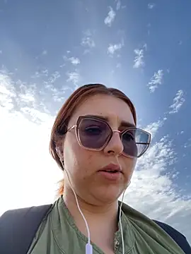 CoraVibes online show from April 2026 07:11:01 AM