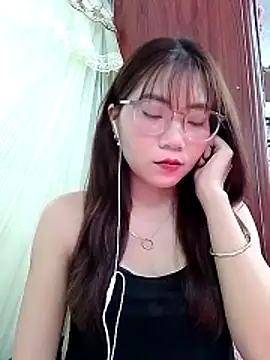 MyMy08 online show from December 2025 12:09:01 PM