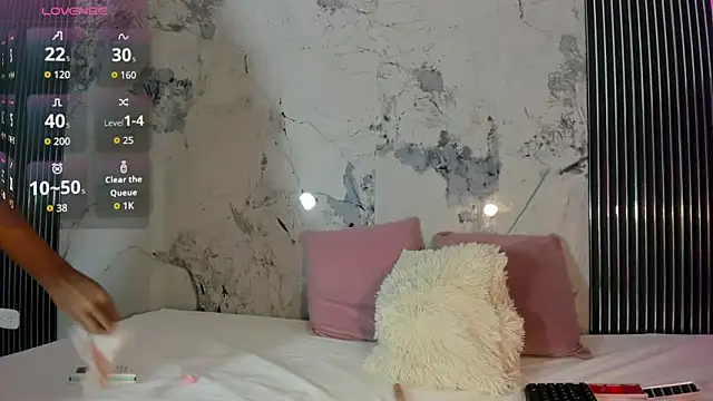 Mia Duarte1 online show from October 2025 07:37:01 PM