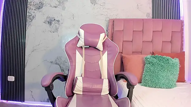 Mia Duarte1 online show from December 2025 07:30:02 PM