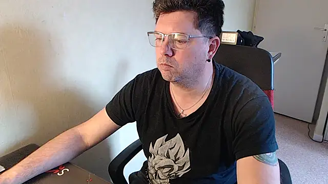 blueandwhite1 online show from January 2025 02:32:01 PM