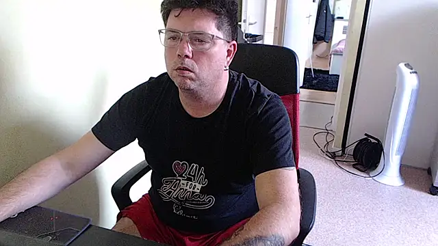 blueandwhite1 online show from October 2025 03:01:02 PM