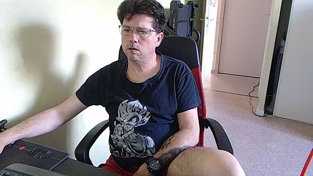 blueandwhite1 online show from April 2026 02:22:01 PM